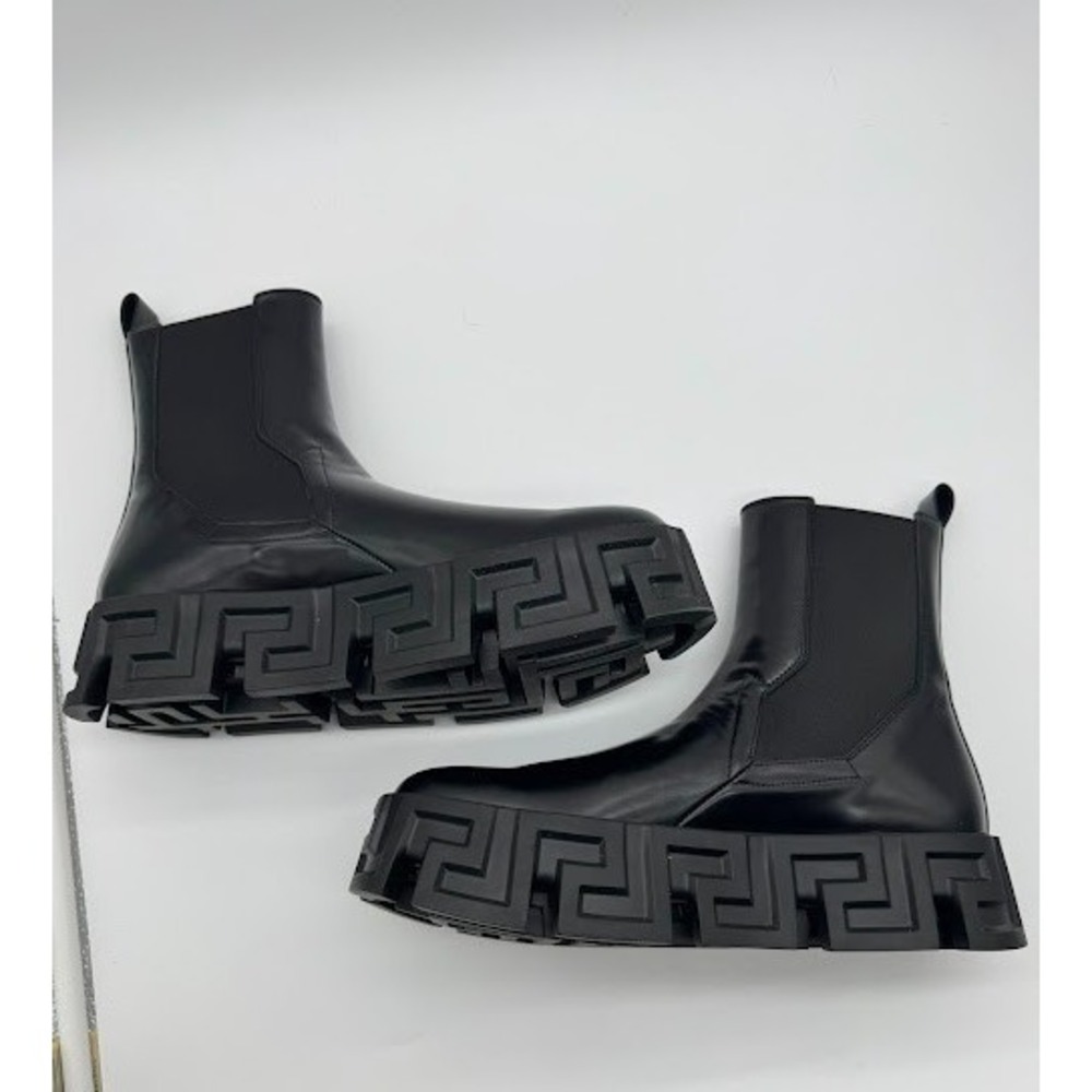 Versace Greca Size 41 Black Leather Ankle Length Boots - Picture 4 of 12
